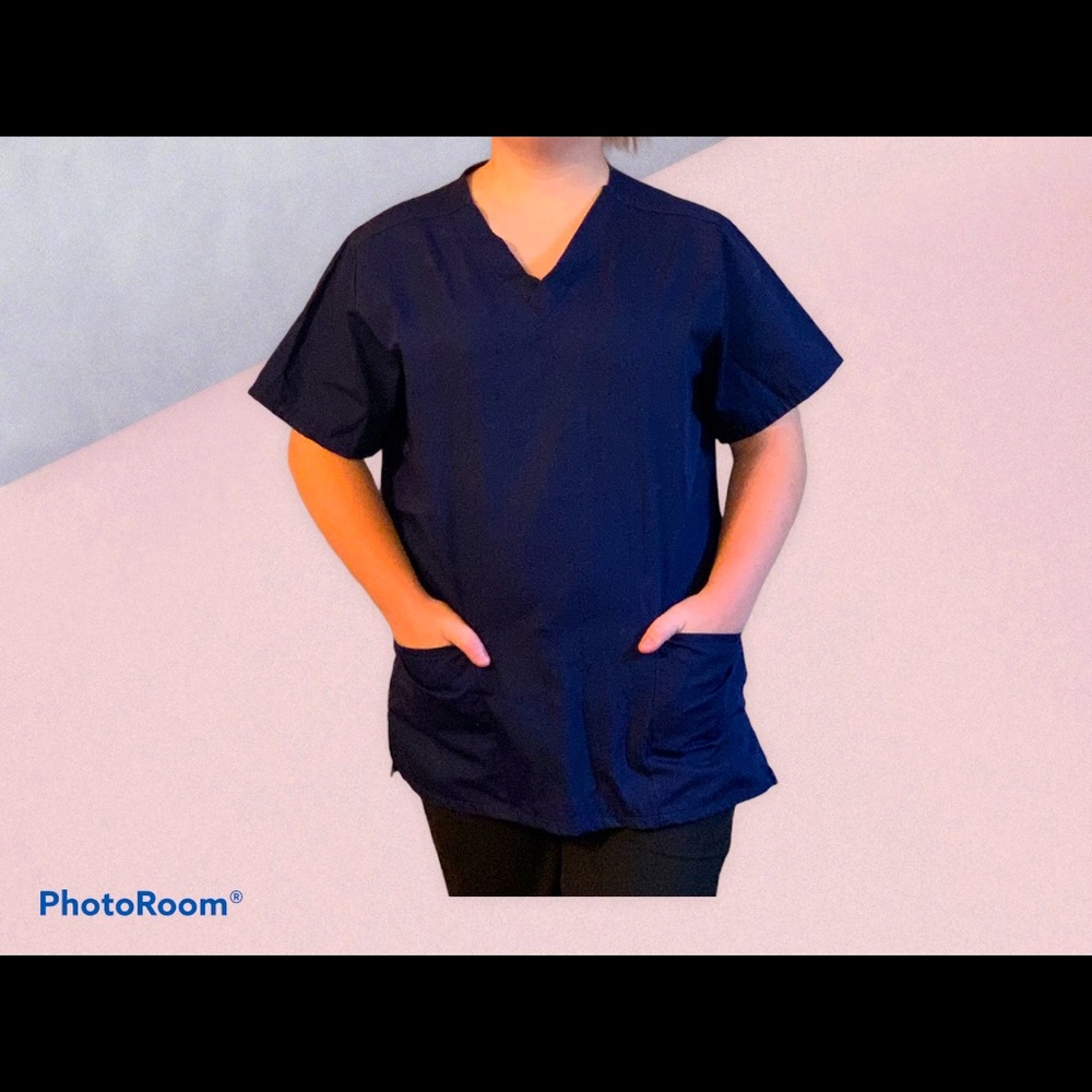 Fundamentals size Medium unisex scrub top